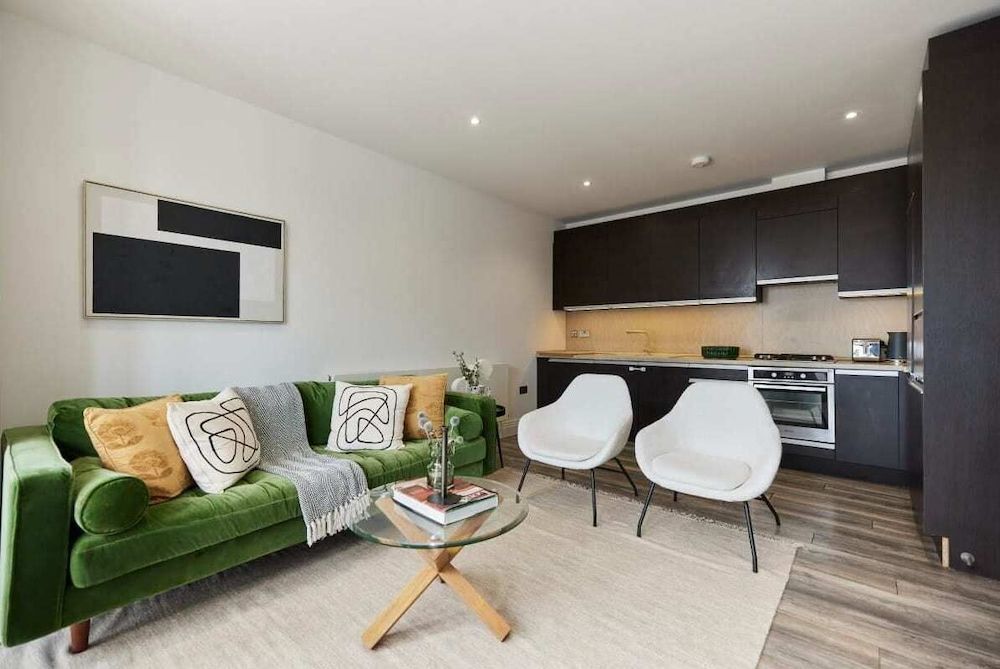 The Wembley Hideaway - Bright 2bdr Flat 1