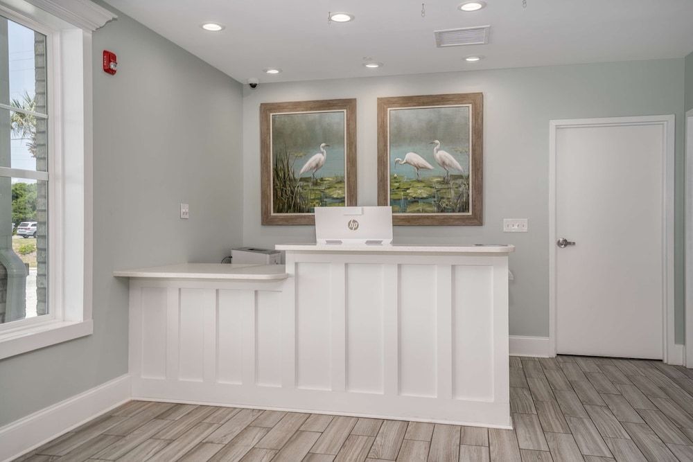 Lighthouse Suites - Best Western Signature Collection 2