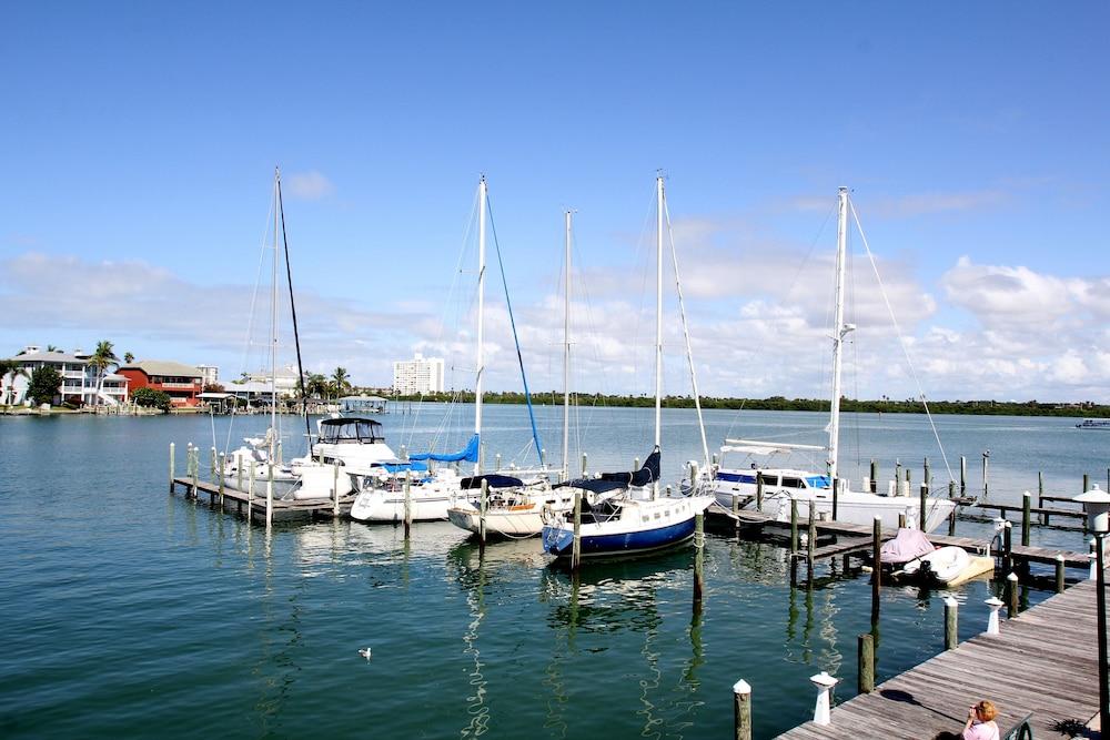 Chart House Suites and Marina 1