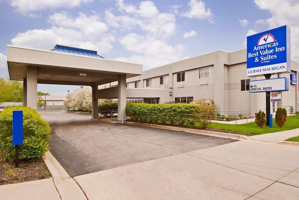 Americas Best Value Inn & Suites Waukegan Gurnee 1