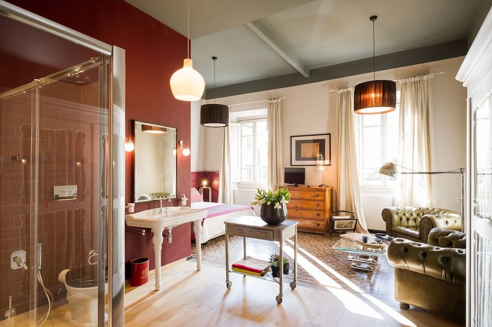 Arnobio Florence Suites 1