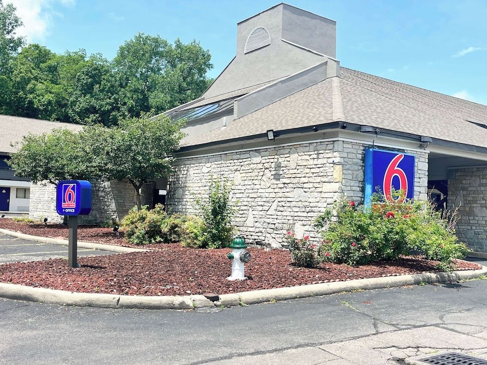 Studio 6 Suites Dayton OH Englewood 1