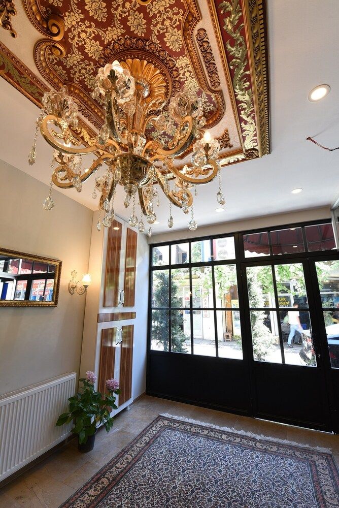 By Historial Hotel Due 2