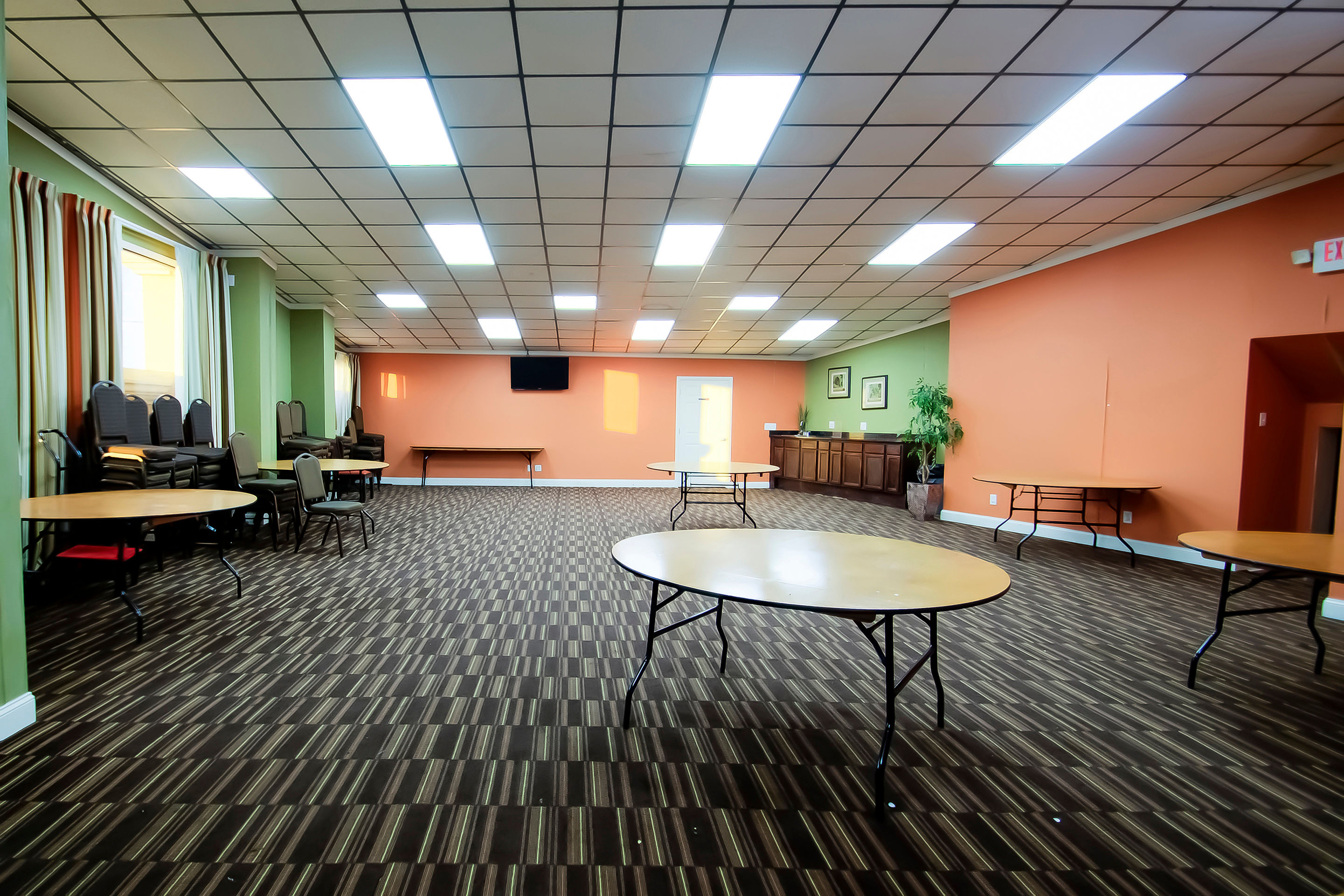 Cypress Inn & Suites Washington by OYO 1