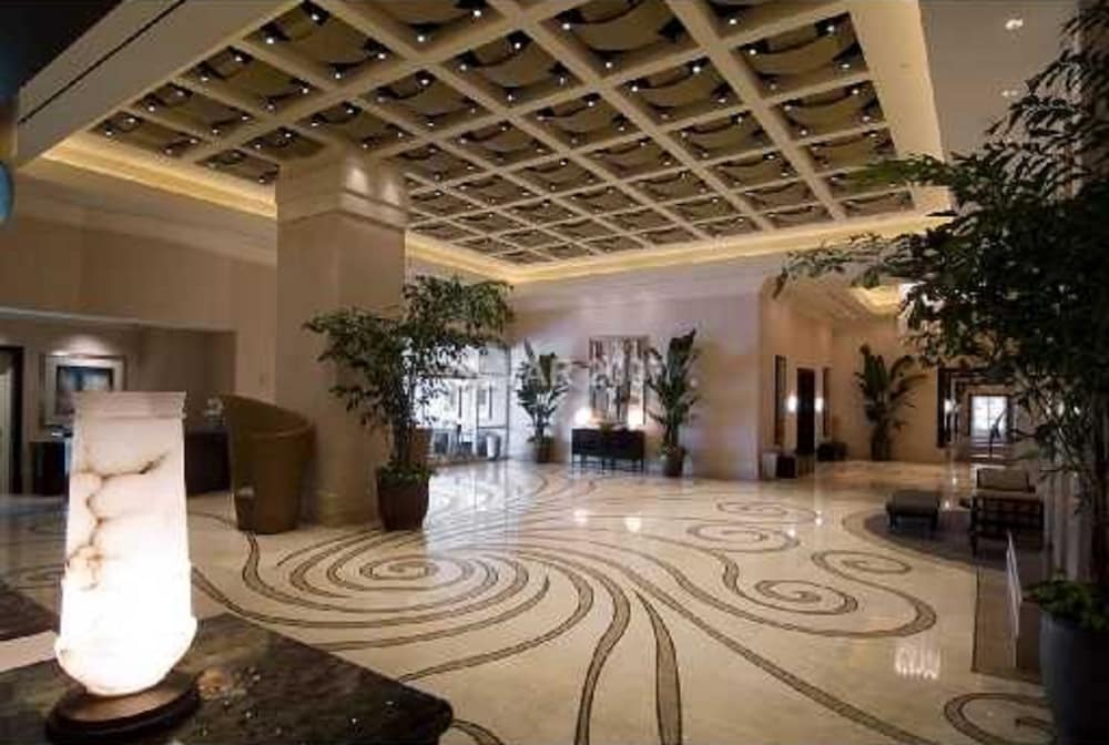 StripViewSuites at Signature 2