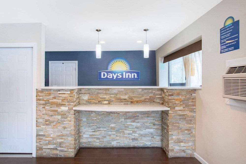 Days Inn by Wyndham Elmsford 2