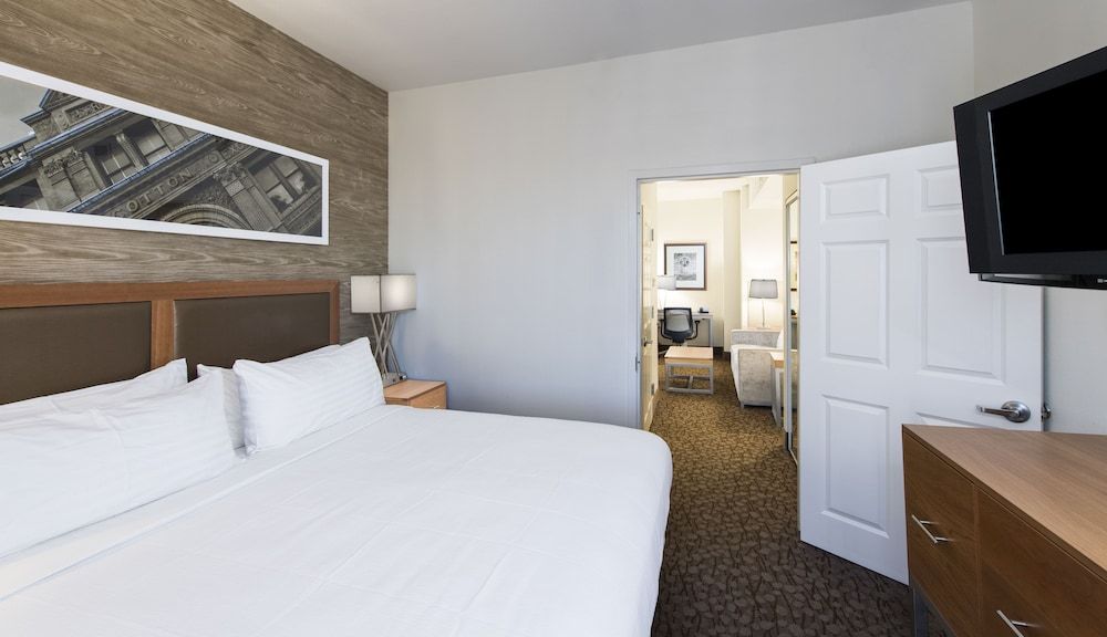 Holiday Inn SAVANNAH HISTORIC DISTRICT by IHG 2