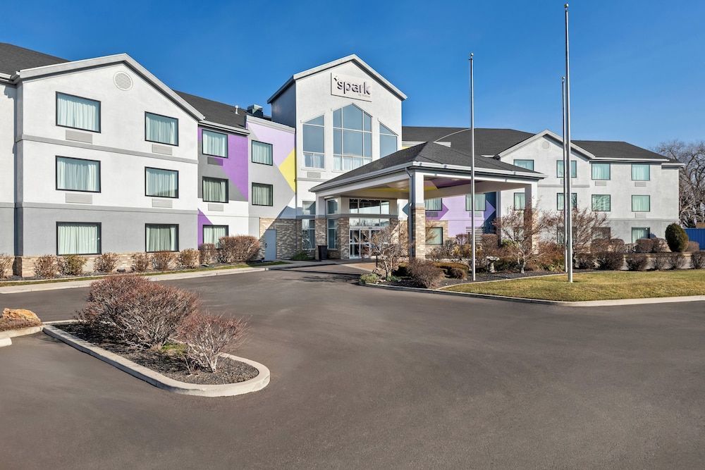 Spark by Hilton Salt Lake City Central 1