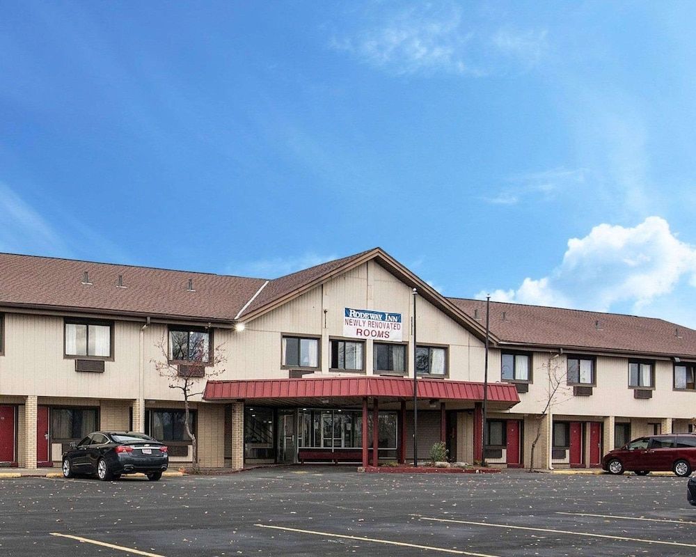 Rodeway Inn Syracuse Carrier Circle 1