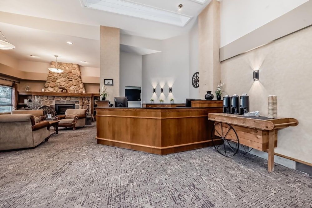 Stony Plain Inn & Suites 2
