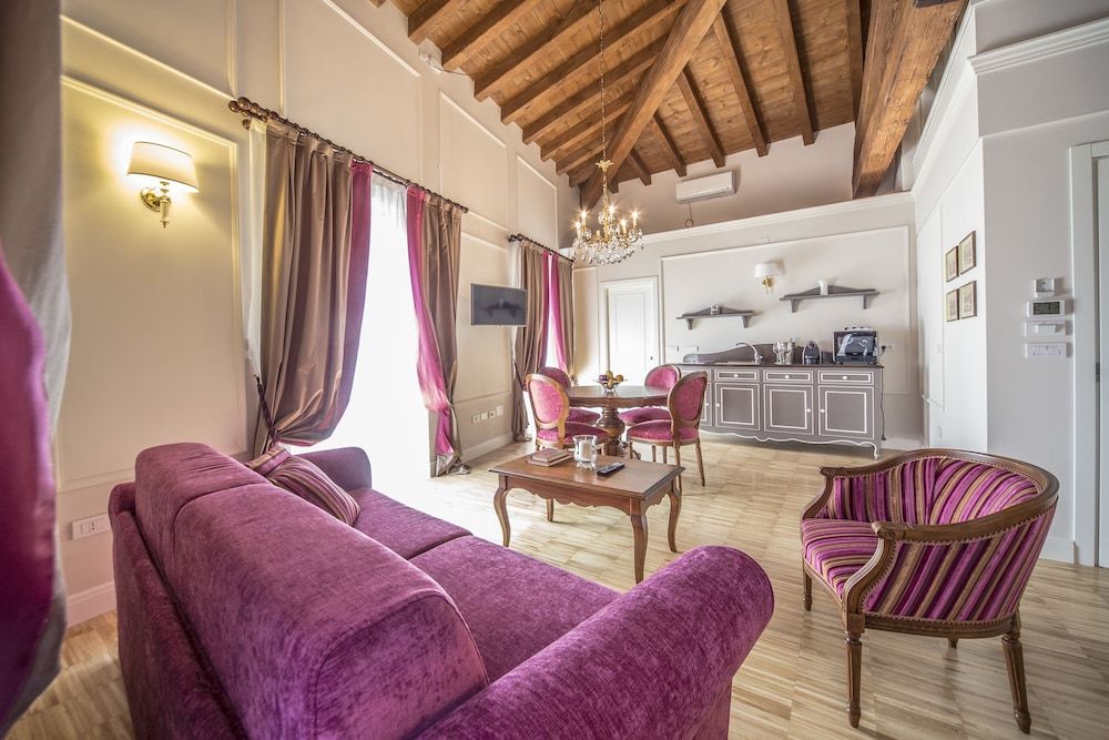 Lady Capulet Apartments 1