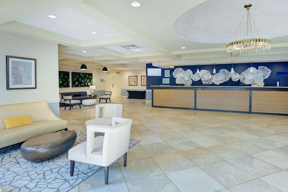Radisson Hotel Freehold 1