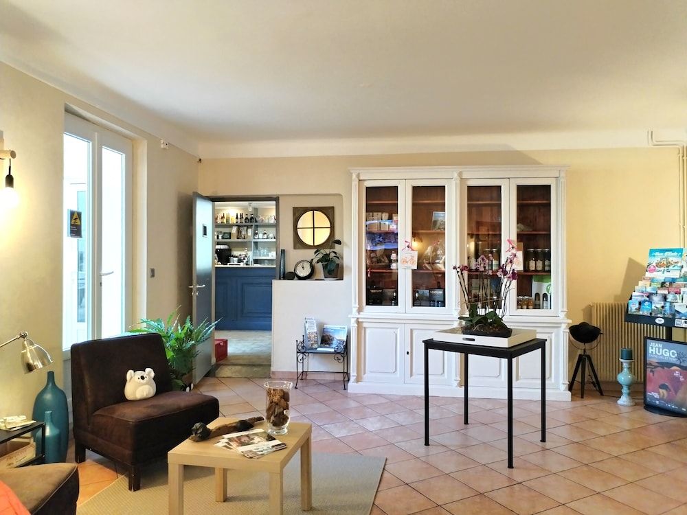 Logis Hôtel La Bastide d'Entraigues 2