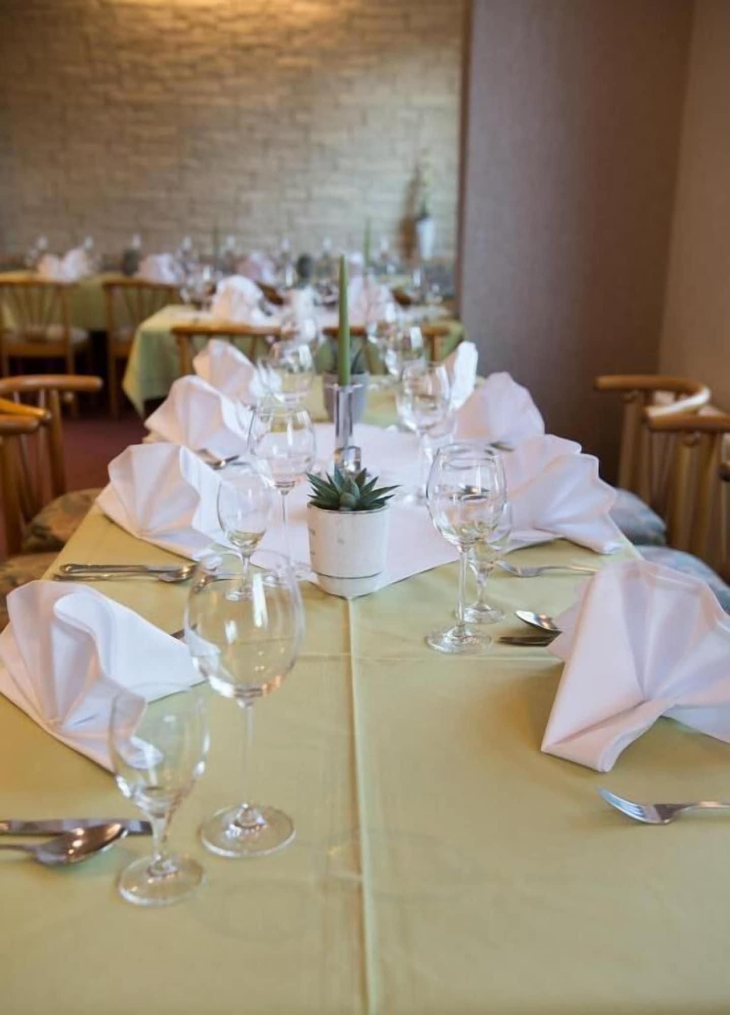 Hotel & Restaurant Waldcafe Hettstedt 1