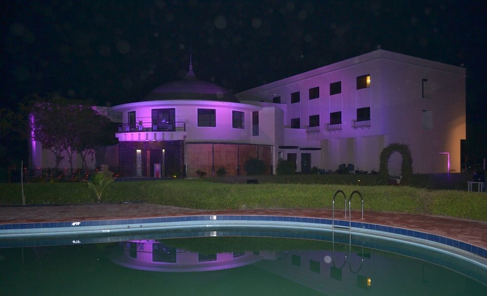 The Palm Resort 1