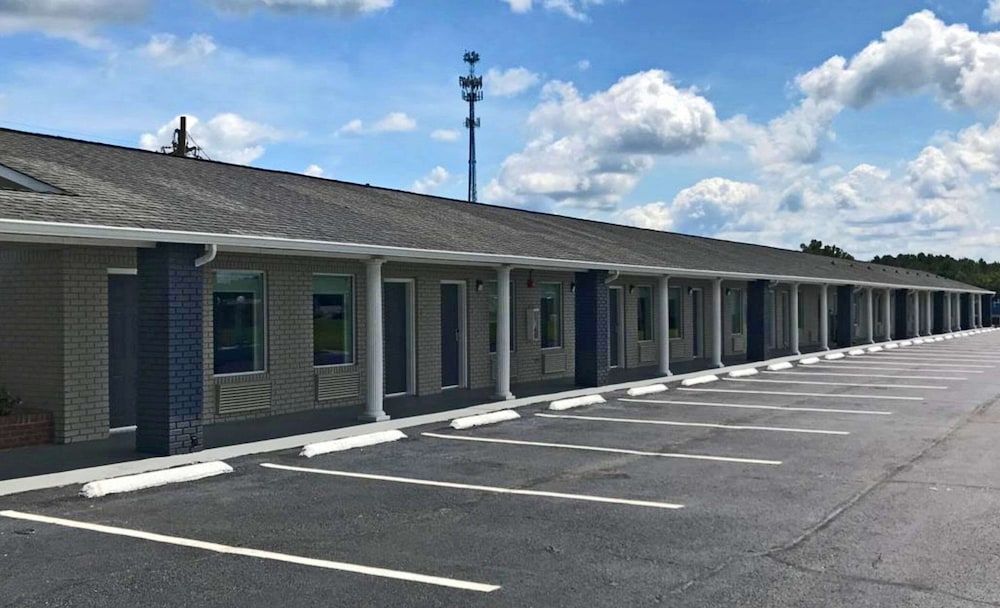 Rodeway Inn Calhoun South 1