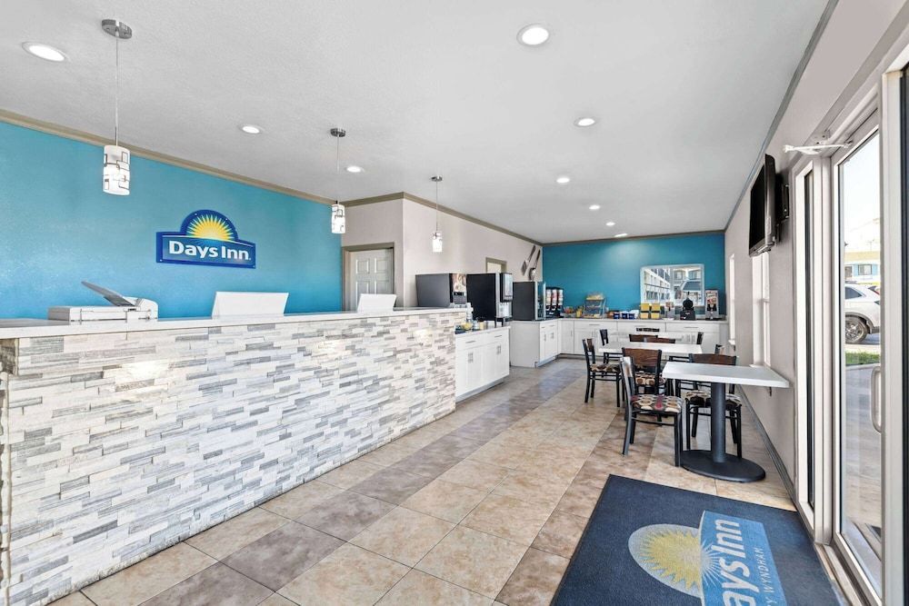 Days Inn by Wyndham Gainesville 2