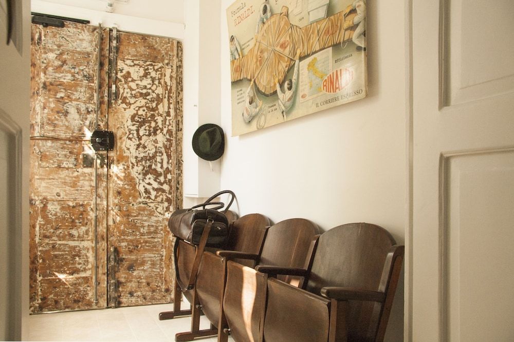 Belledonne Suite & Gallery 2