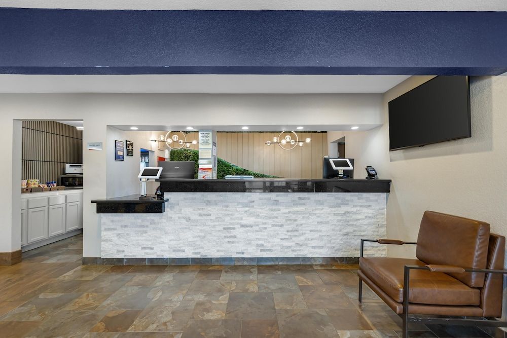 Best Western Plus Altoona Inn 2