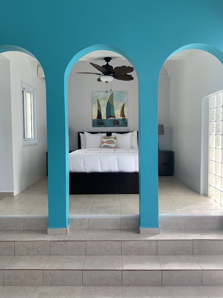Flamboyan on the Bay Resort and Villas 2