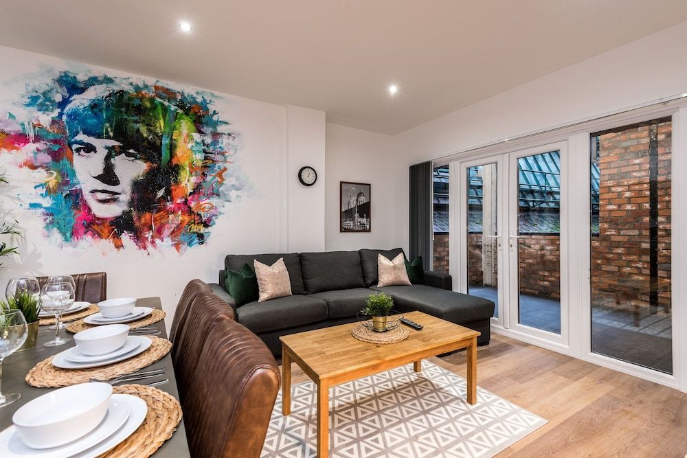 SGT Pepper’s Apartments 1