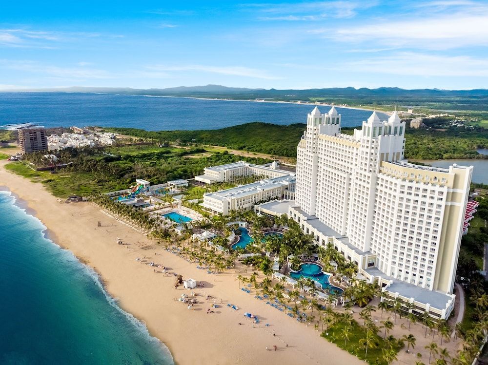 Hotel Riu Emerald Bay - All Inclusive 1