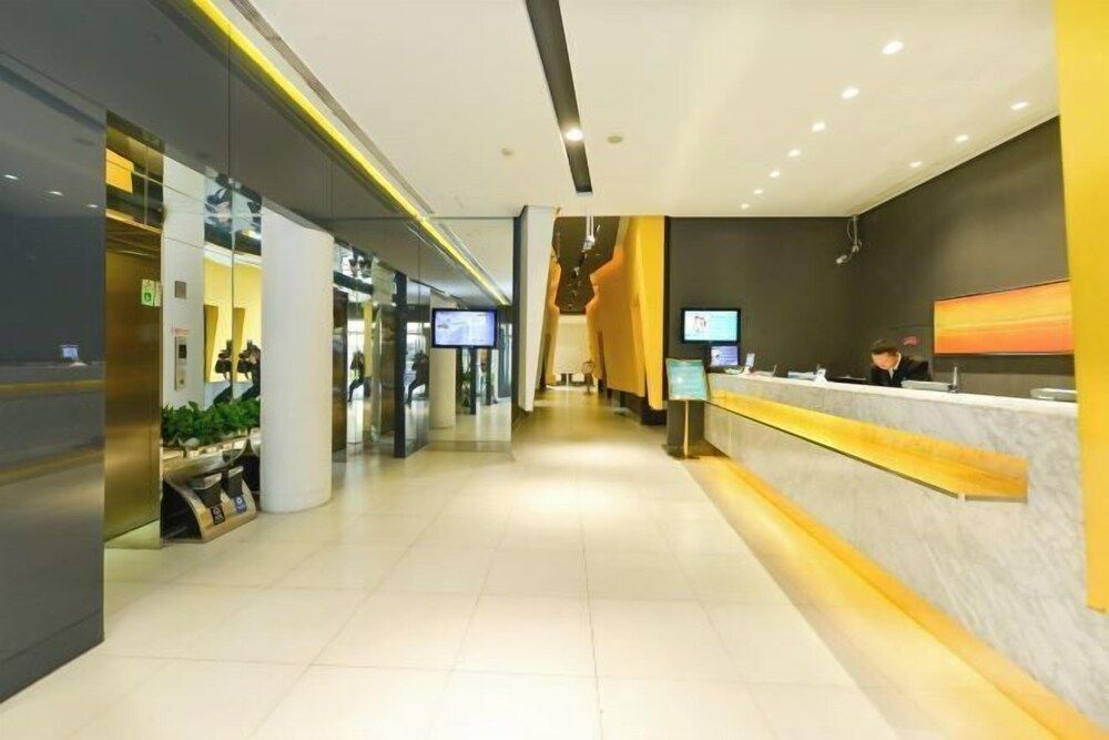 Jinjiang Inn (Shanghai People's Square East Huaihai Road) 2