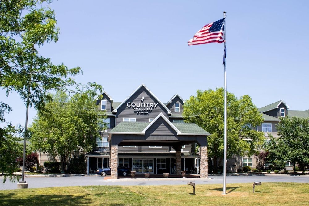 Country Inn & Suites by Radisson, Carlisle, PA 1