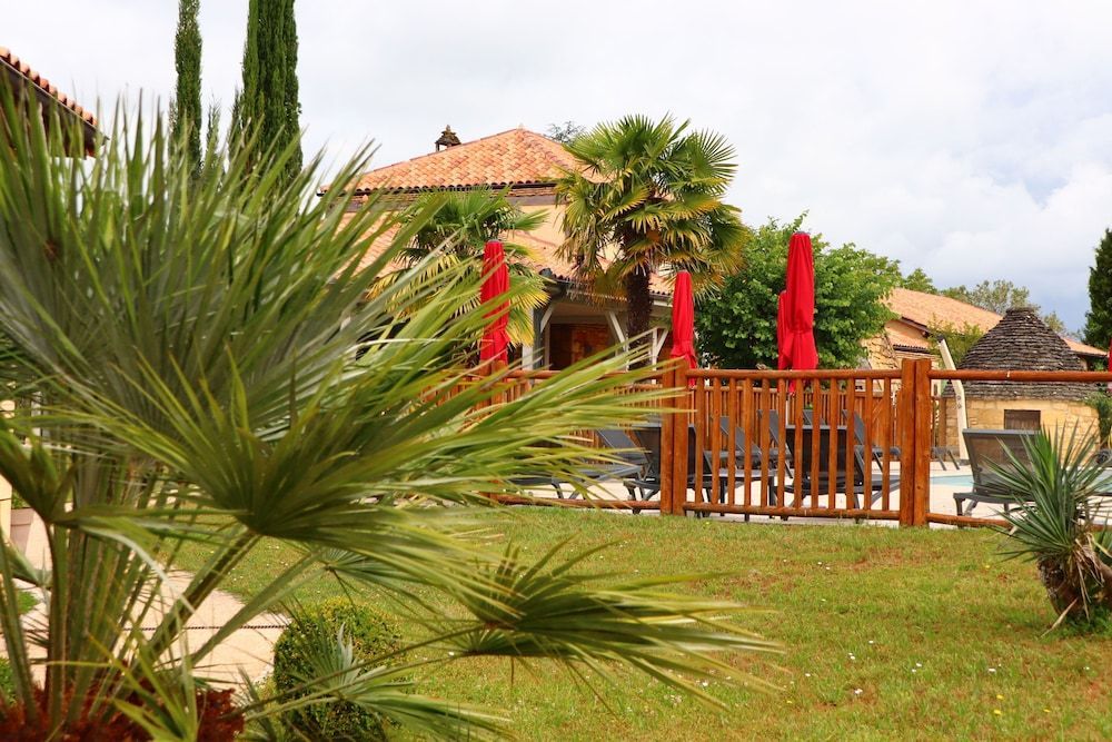 Hotel Le Mas de Castel - Piscine chauffee 1
