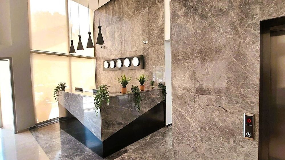 Crown Salamis Hotel 2
