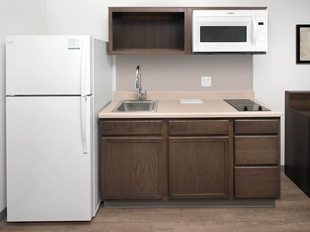 Candlewood Suites Pecos by IHG 2