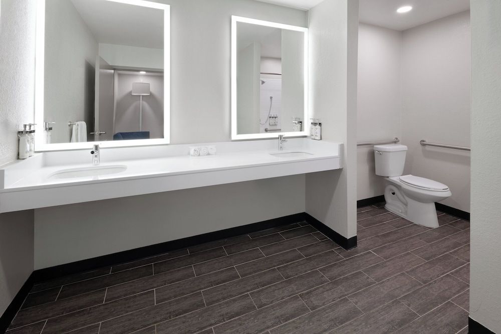 Holiday Inn Express & Suites WYOMISSING by IHG 2