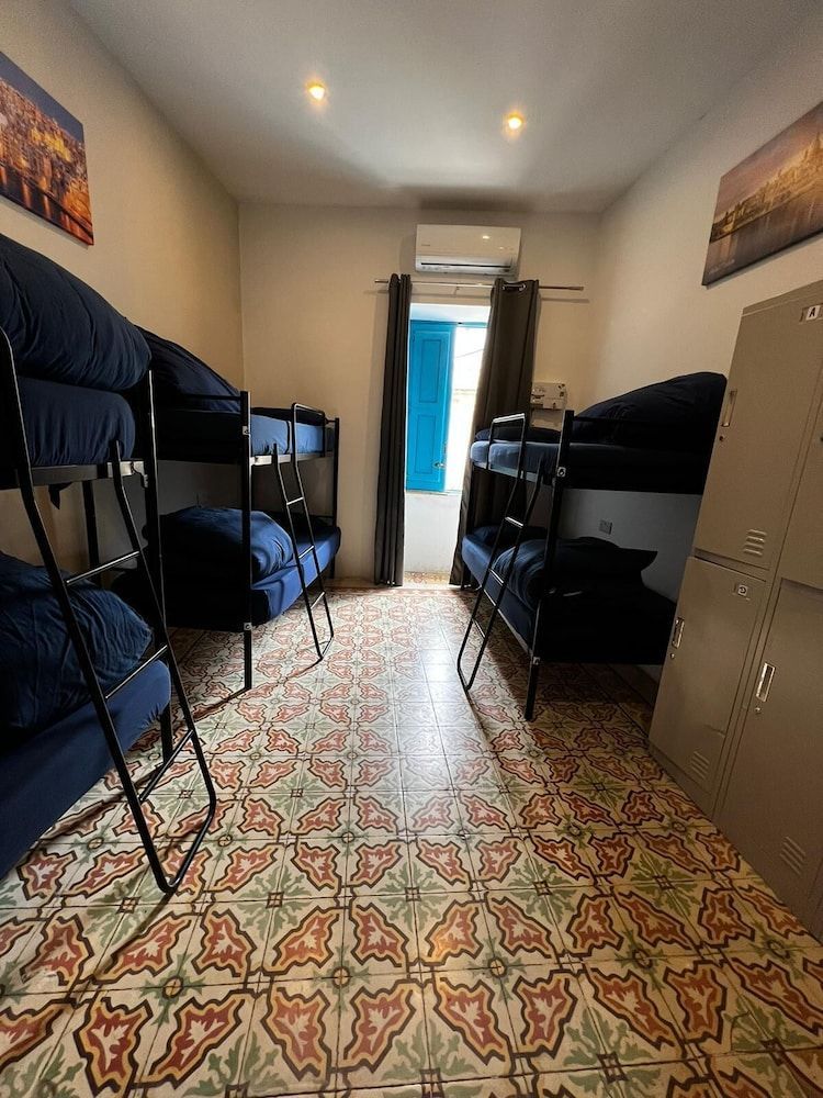 Bookarest Hostel Malta 2