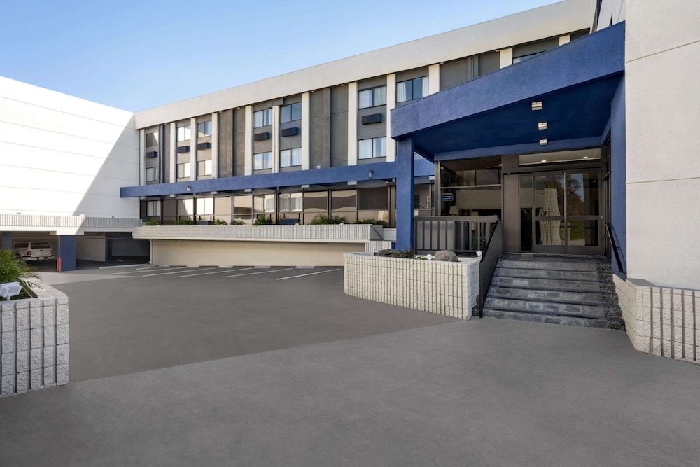 Baymont by Wyndham Monterey Park 1