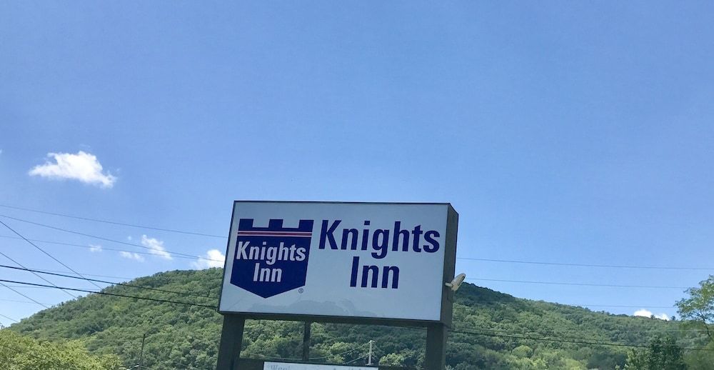 Knights Inn Paxinos 1