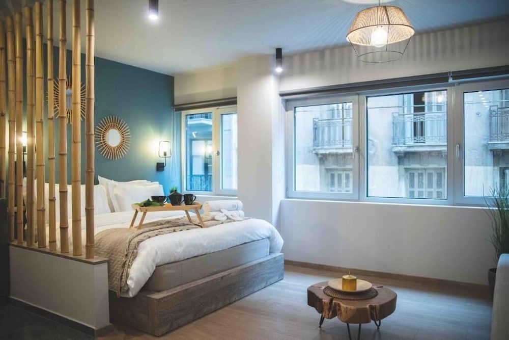 Rooster Suites 1