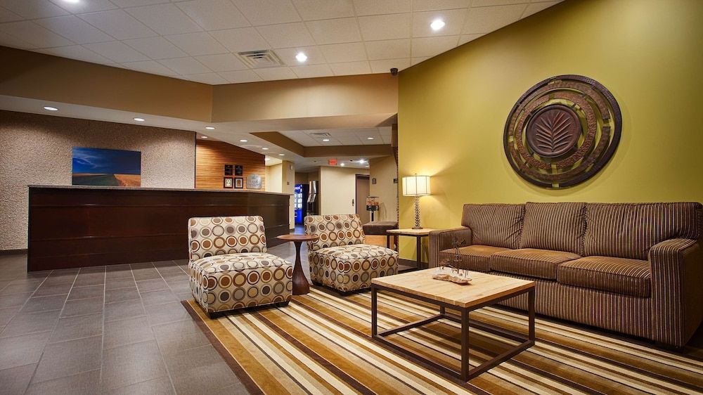 Best Western Plus Night Watchman Inn & Suites 2