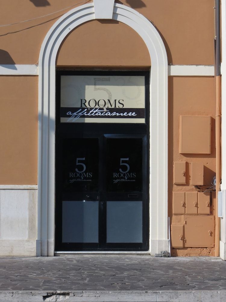 5 Rooms 1