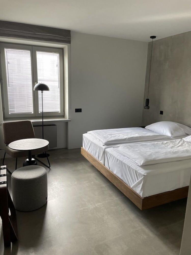 Hotel Mons Am Goetheplatz 1