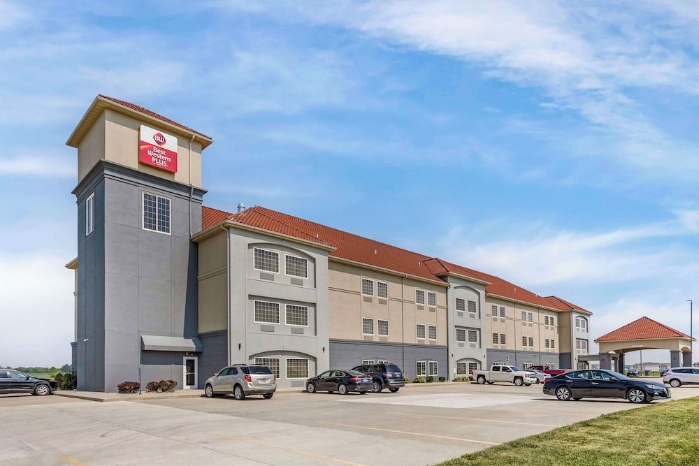 Best Western Plus MidAmerica Hotel 1
