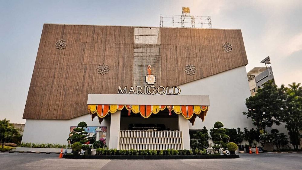 MARIGOLD-Newly Renovated Hotel 1