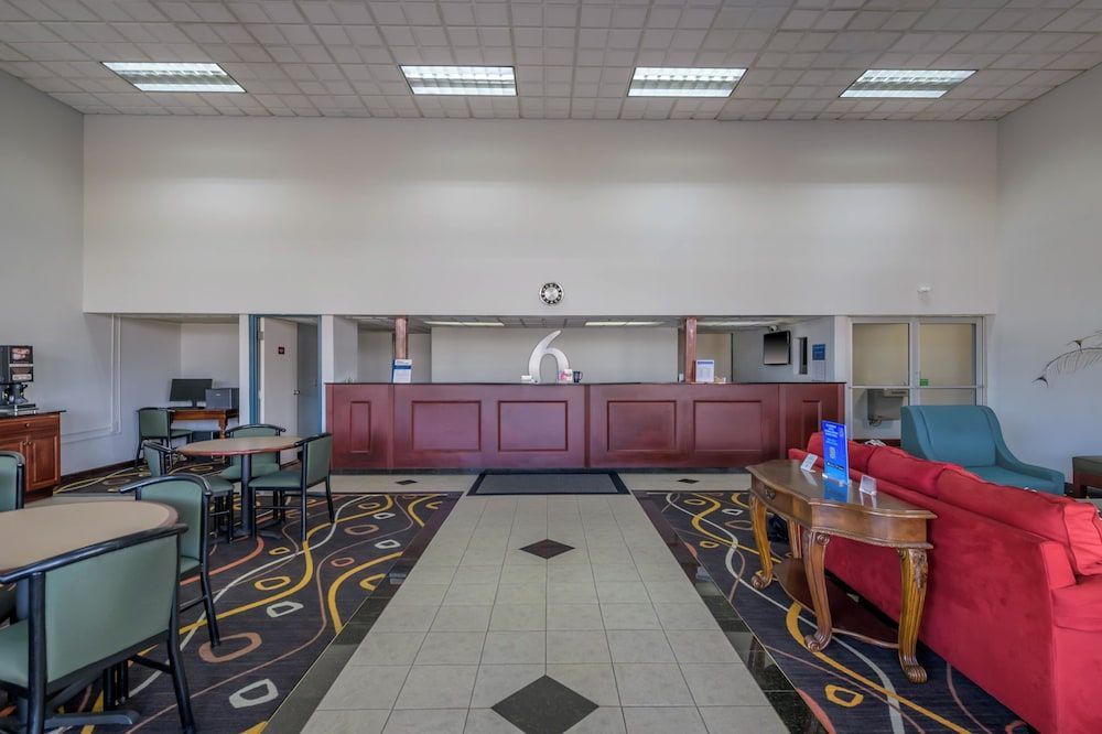 Motel 6 Forsyth, GA Tift College 1