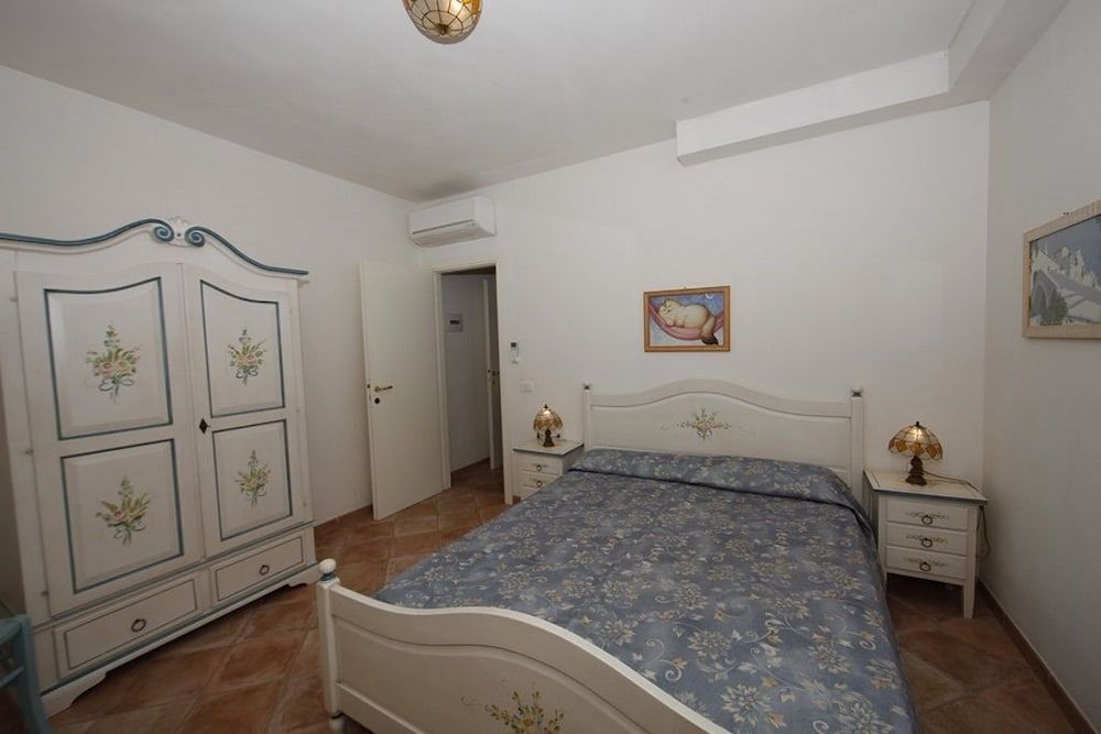 residence dolores castle 2