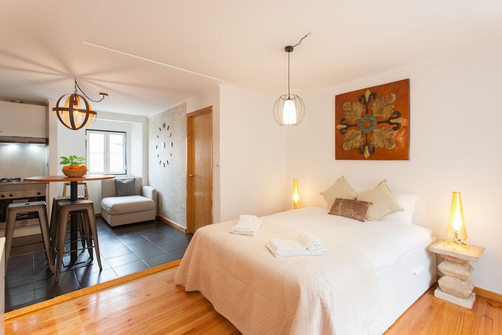 Martim Moniz Studio Apartments - by LU Holidays 1