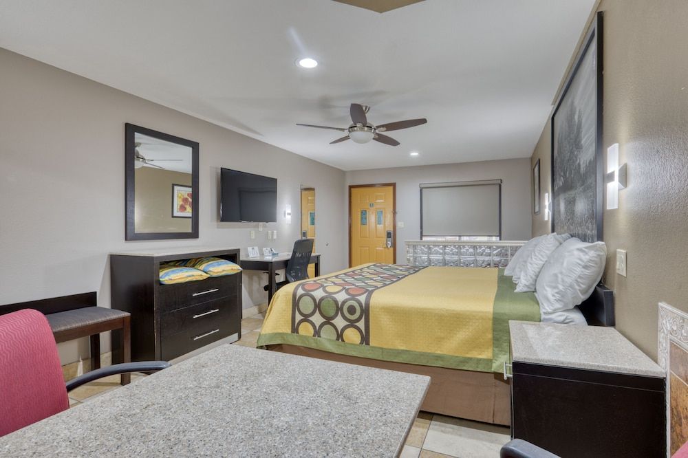 Texas Inn Donna 1