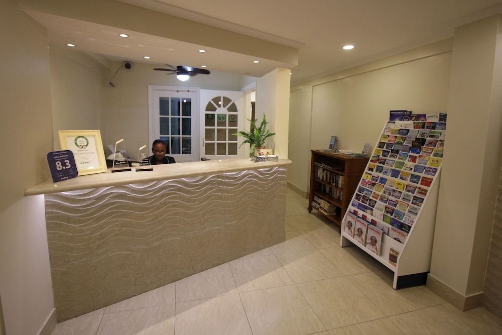 Yellow Bird Hotel 2
