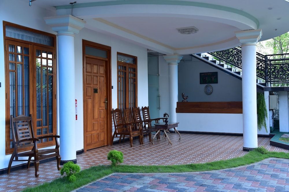 L S Lanka Hotel Dambulla 2