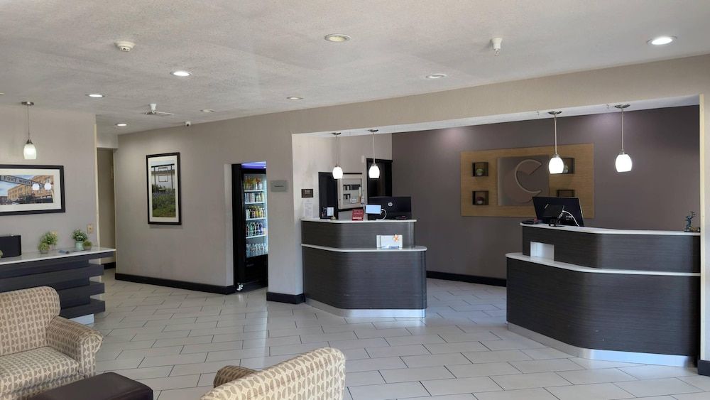Comfort Suites Lewisville - Dallas 2