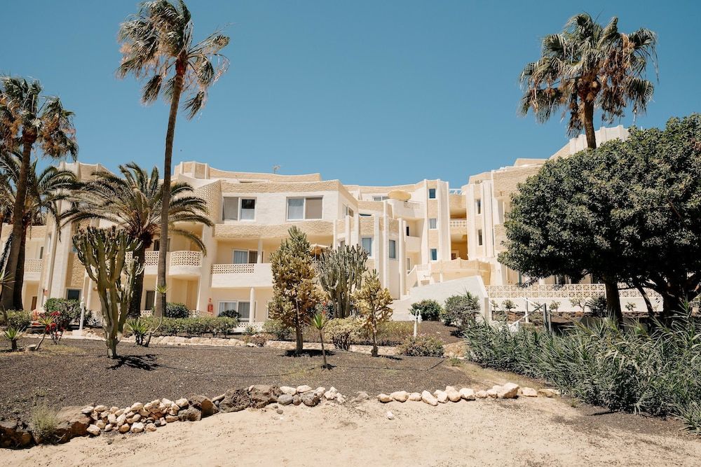 R2 Maryvent Beach Apartments 1