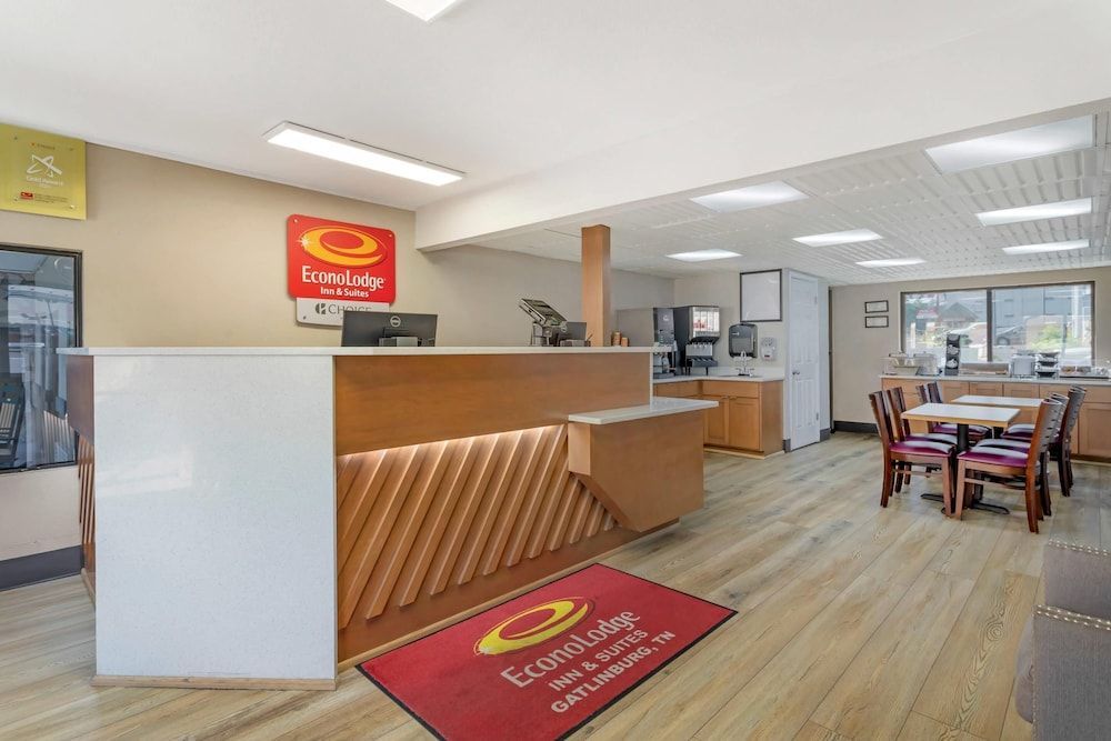 Econo Lodge Inn & Suites Gatlinburg at the Convention Center 1